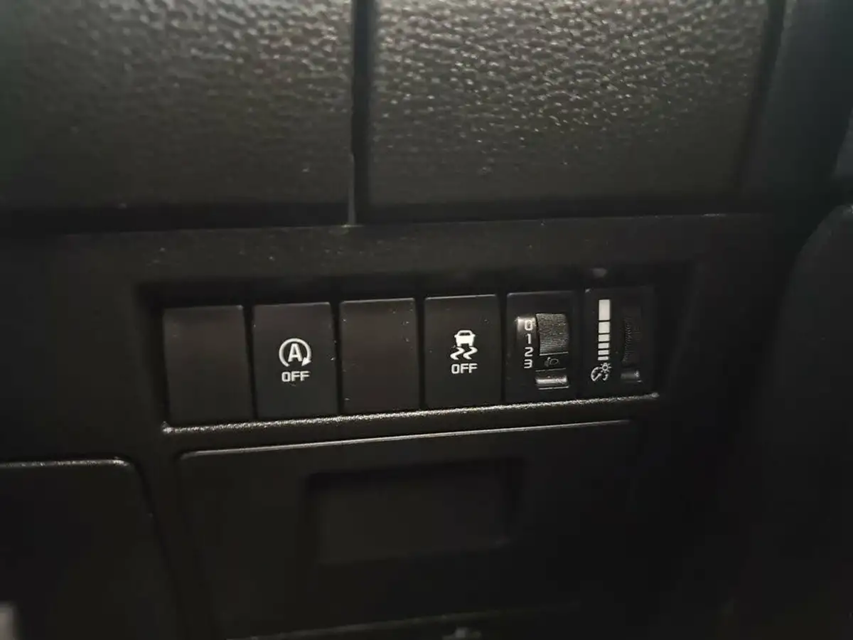 2023-isuzu-d-max-19td-utility-4x4-double-rear-differential-lock-big-30
