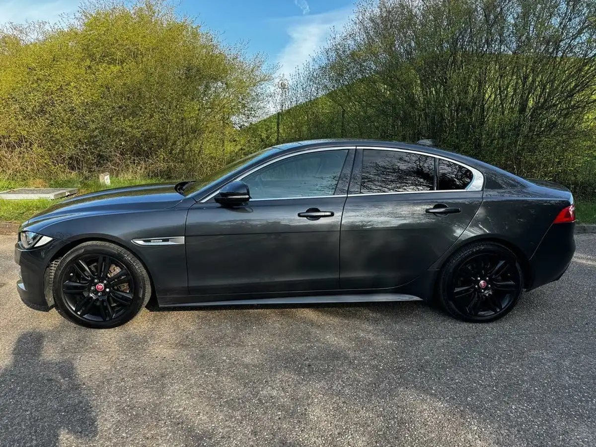 2017-jaguar-xe-20d-r-sport-180ps-ss-1999cc-big-6