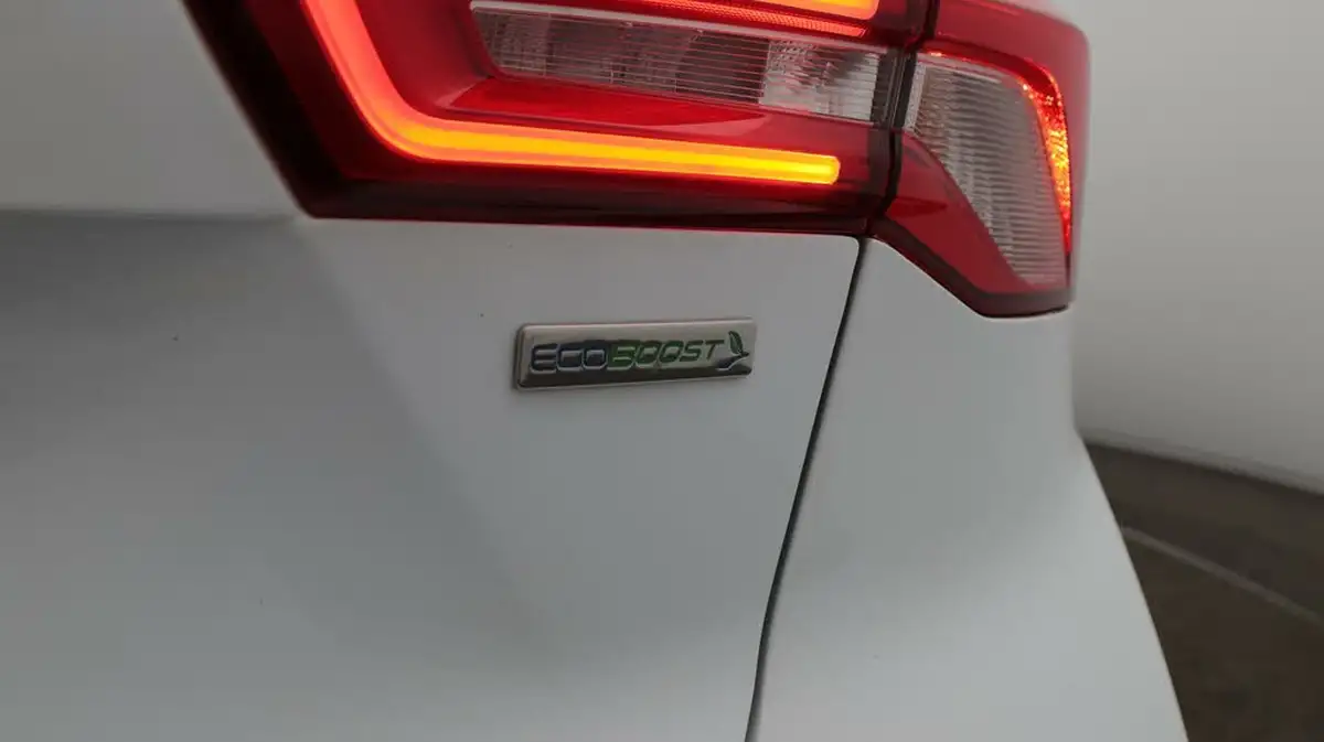 2019-ford-focus-10t-st-line-ss-hatchback-big-22