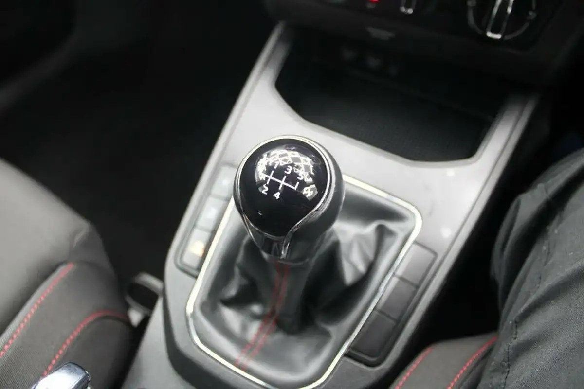 2018-seat-ibiza-10-tsi-fr-95ps-big-35