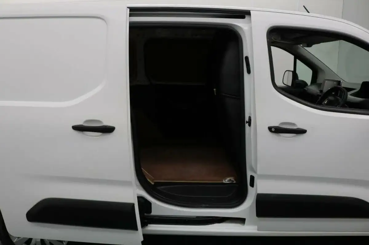 2019-peugeot-partner-15-bluehdi-1000-professional-100ps-eu6dt-panel-big-10
