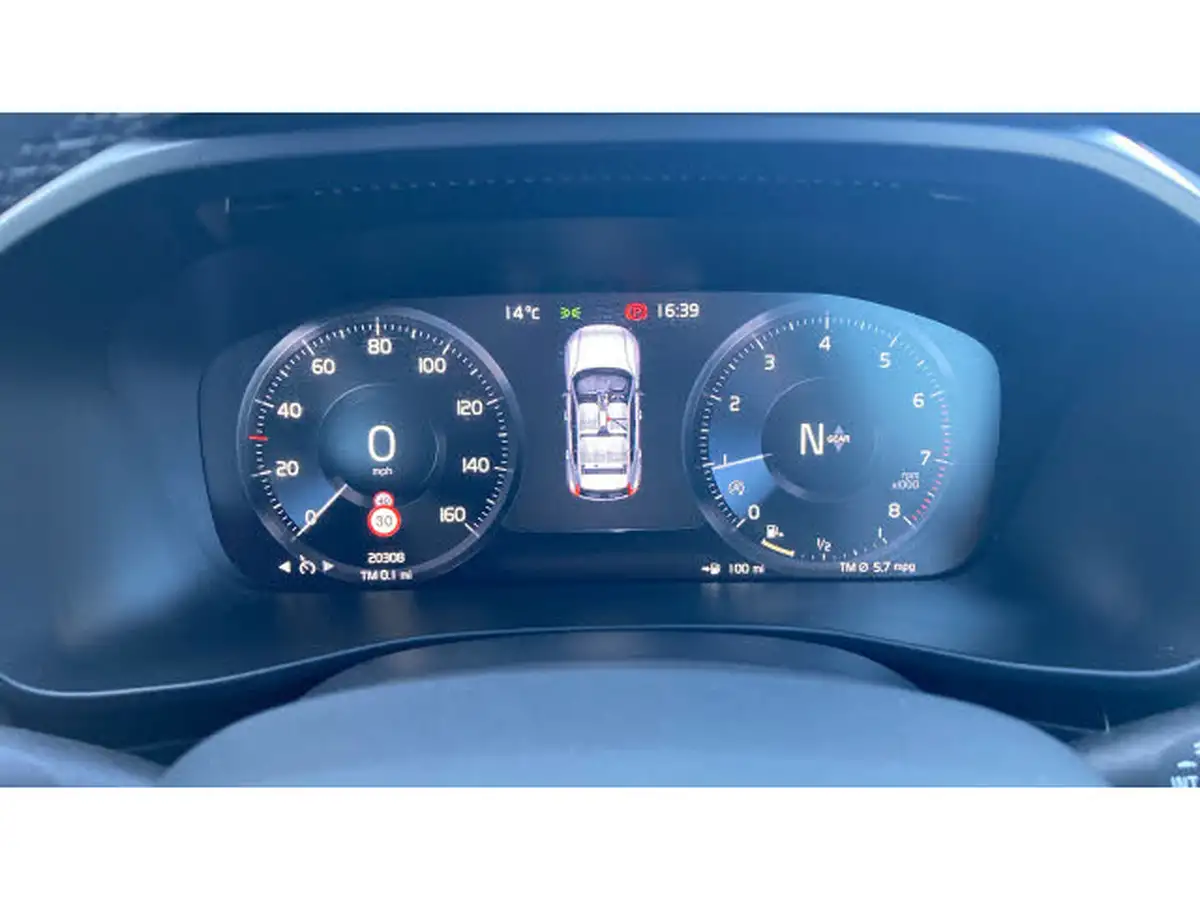 2021-volvo-xc40-15-t3-inscription-161bhp-big-17