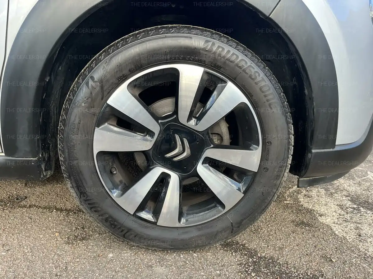 2017-citroen-c3-12-puretech-flair-82ps-big-19