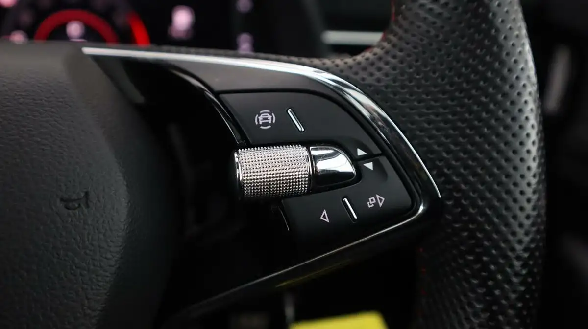 2021-skoda-kamiq-15-tsi-monte-carlo-dsg-big-23