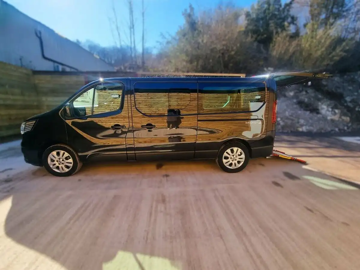 2024-renault-trafic-passenger-20-blue-dci-ll30-170-extra-big-16
