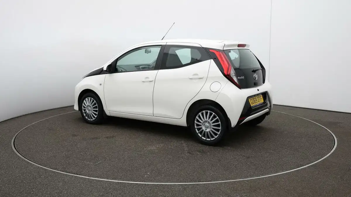 2019-toyota-aygo-10-vvt-i-x-play-big-27