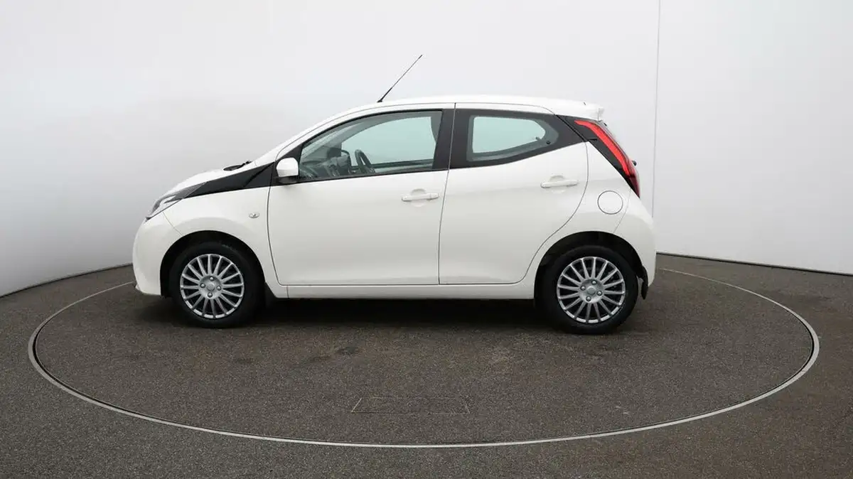 2019-toyota-aygo-10-vvt-i-x-play-big-55