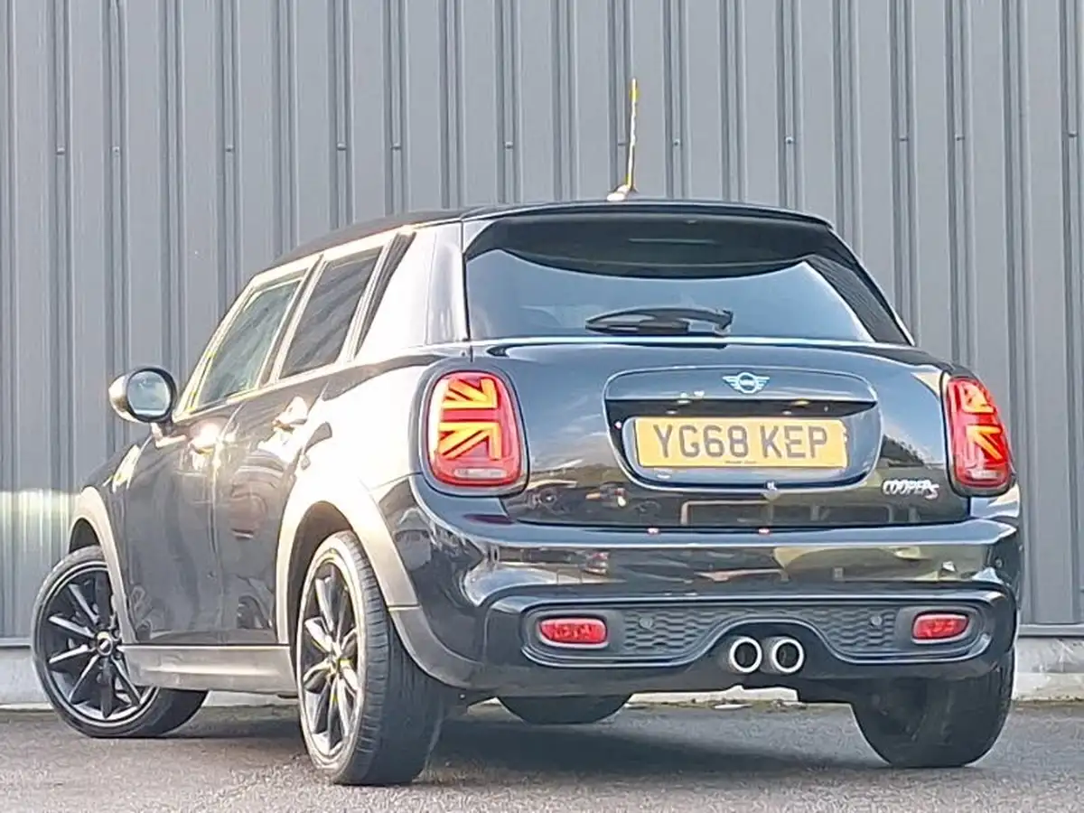 2019-mini-cooper-20-cooper-s-classic-189bhp-hatchback-5d-big-1