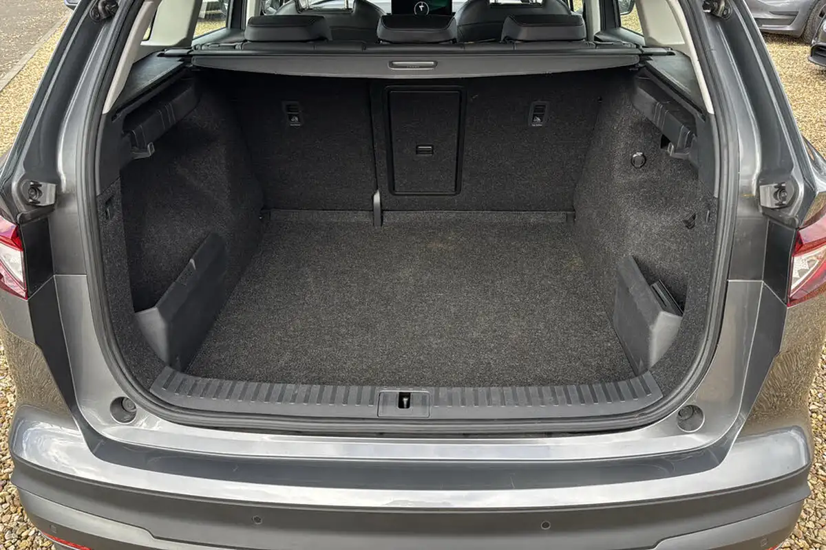 2022-skoda-enyaq-e-60-big-16