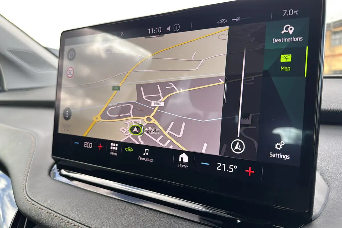2022-skoda-enyaq-e-60-big-38