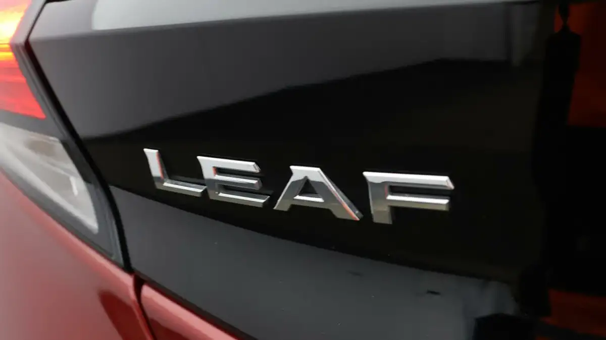 2019-nissan-leaf-e-n-connecta-big-20