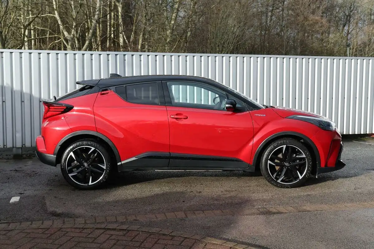 2021-toyota-c-hr-18-vvt-i-gr-sport-big-15