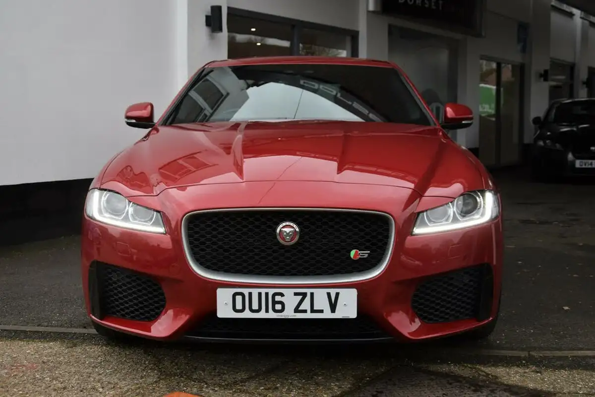 2016-jaguar-xf-30td-s-big-9