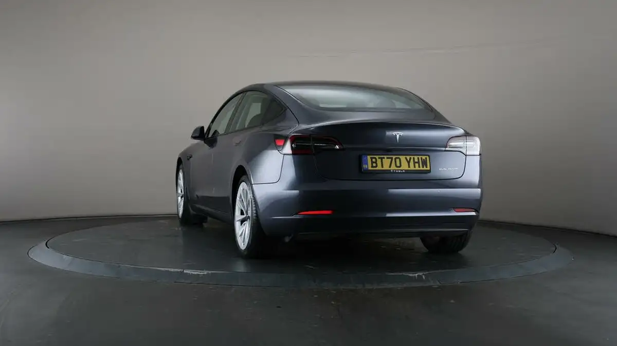 2020-tesla-model-3-e-long-range-big-49