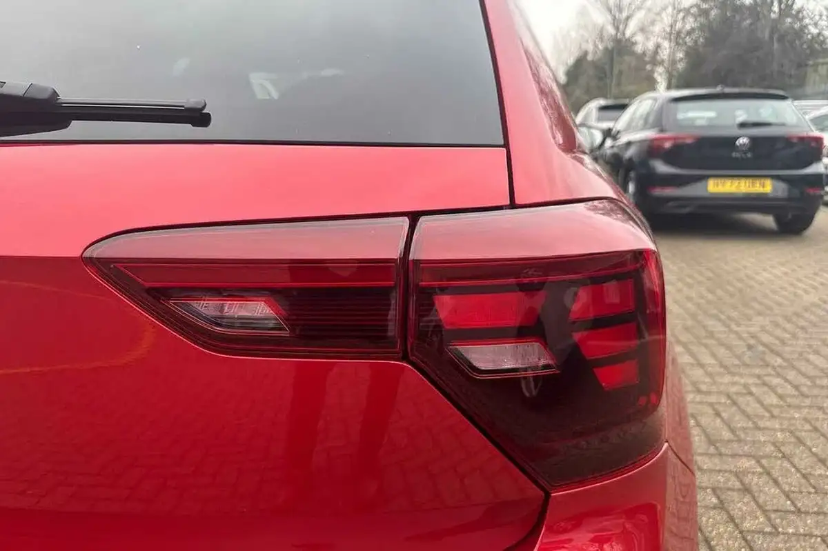 2023-volkswagen-polo-10-tsi-r-line-95ps-big-18