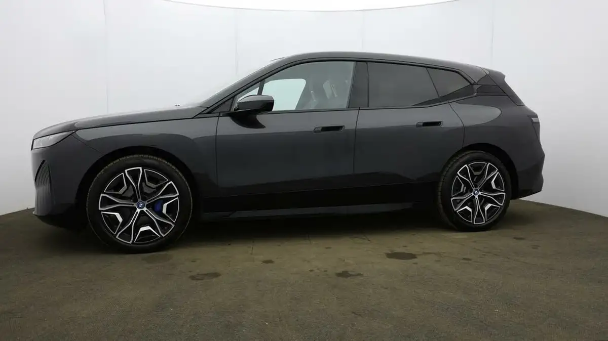 2022-bmw-ix-e-xdrive-50-m-sport-big-26