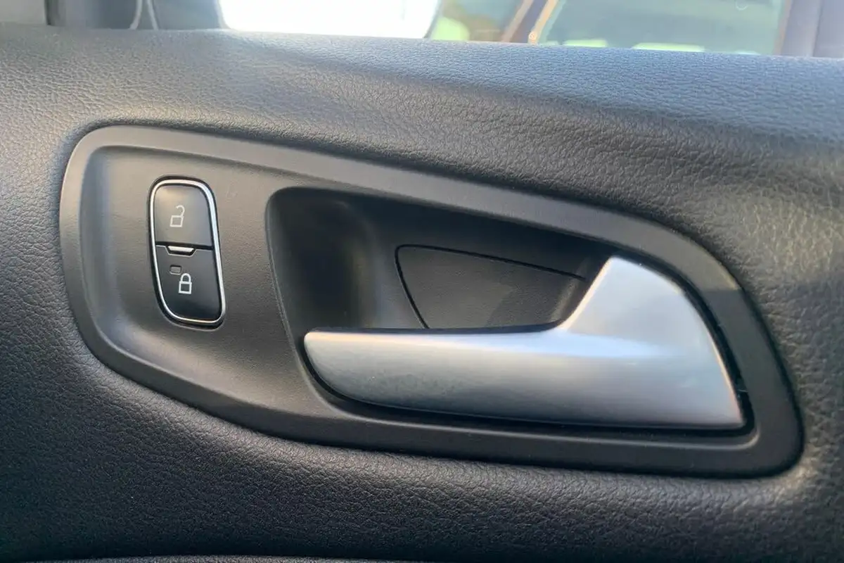 2018-ford-kuga-15tdci-st-line-x-big-34