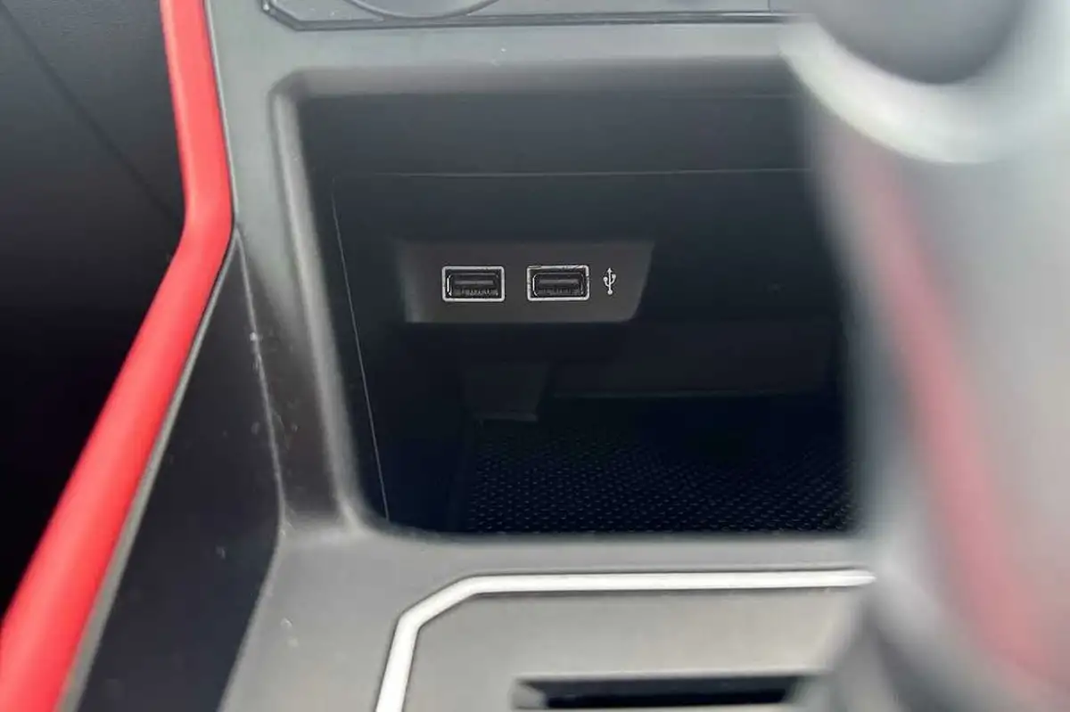 2020-volkswagen-polo-20-tsi-gti-big-27