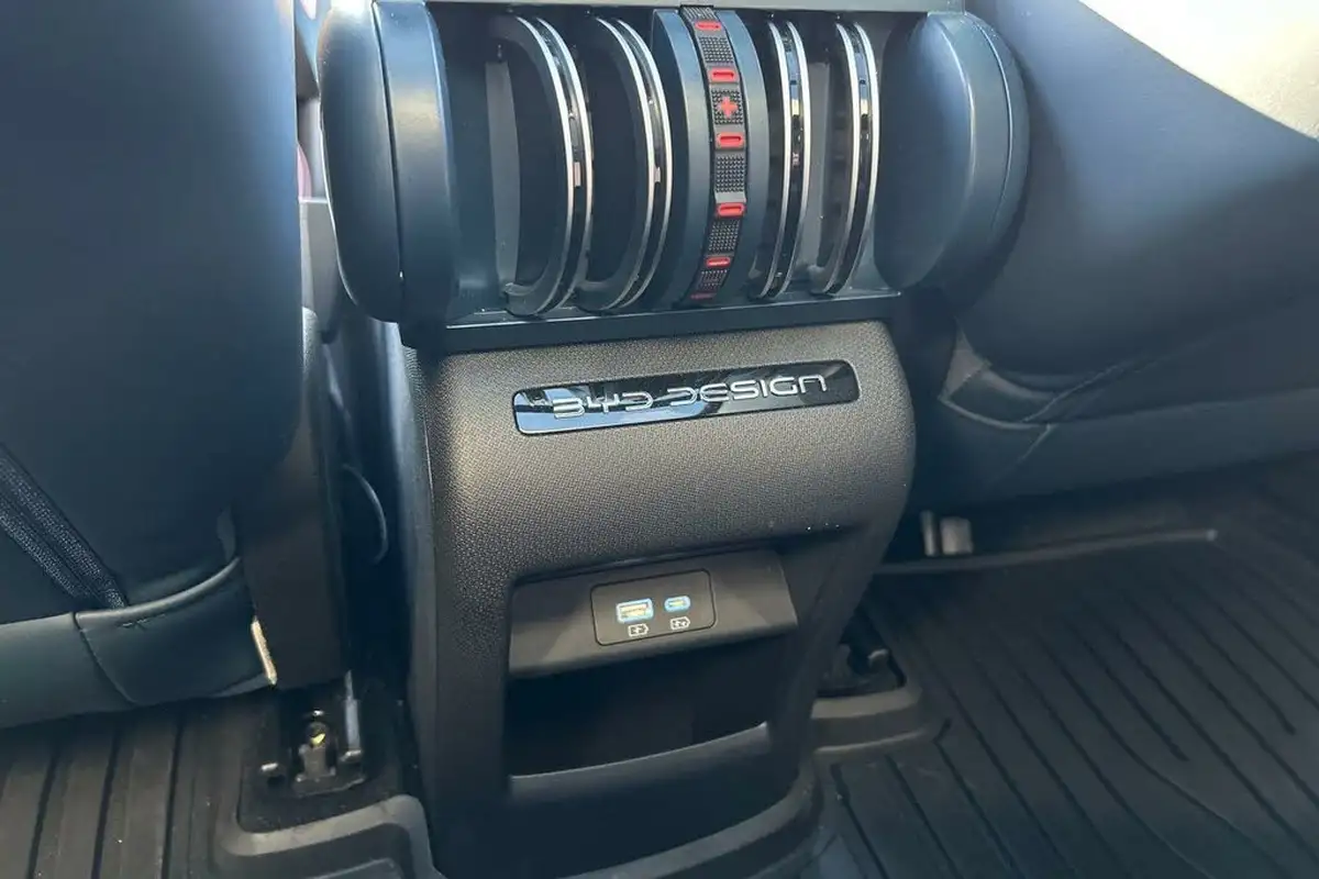 2024-byd-atto-3-e-design-big-44