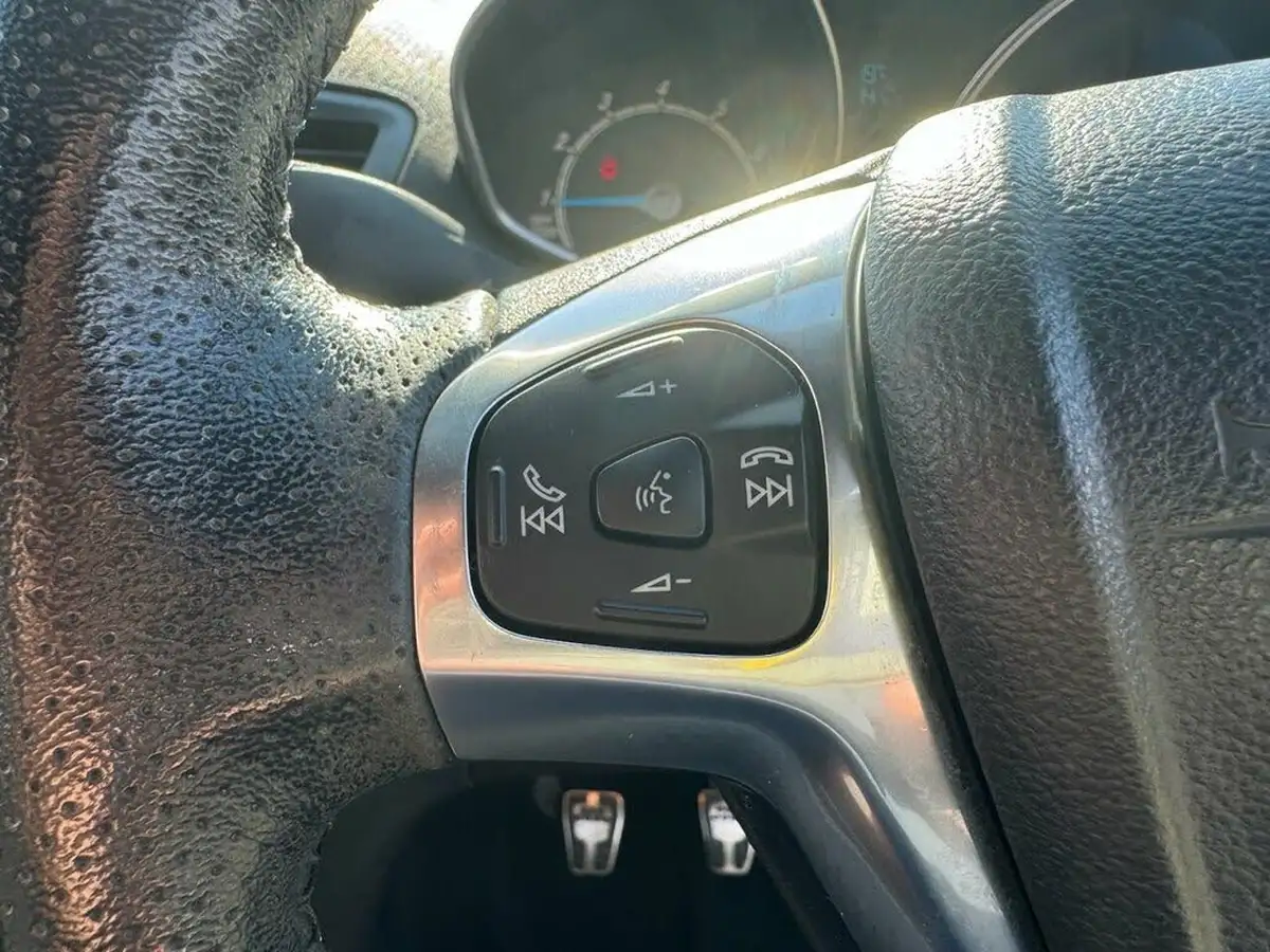 2017-ford-fiesta-10t-st-line-125ps-3d-big-28
