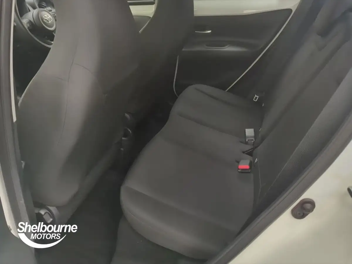 2023-toyota-aygo-x-10-vvt-i-pure-cvt-big-7