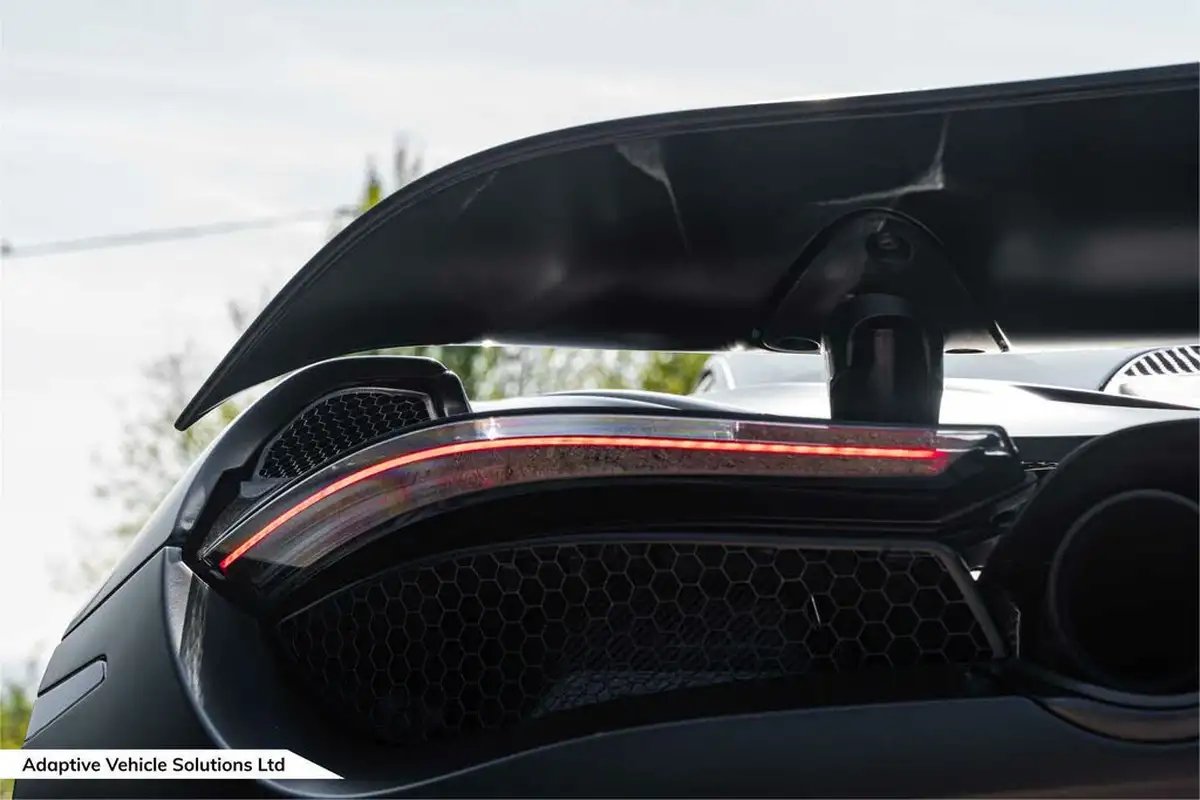 2021-mclaren-720s-40-coupe-luxury-big-21