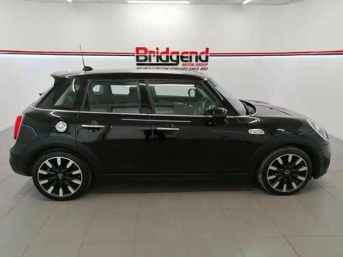 2019-mini-cooper-20-cooper-s-exclusive-189bhp-hatchback-5d-auto-big-2