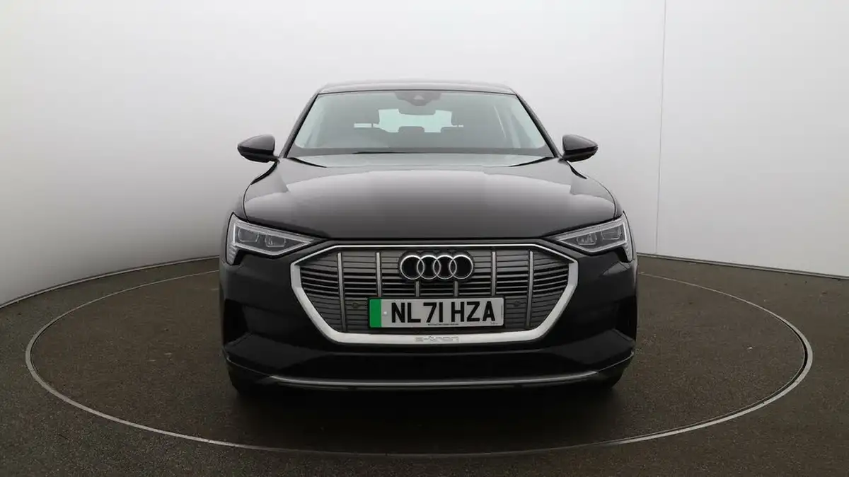 2021-audi-e-tron-55e-technik-station-wagon-big-32