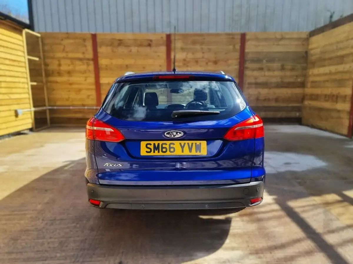 2017-ford-focus-15tdci-titanium-estate-big-9