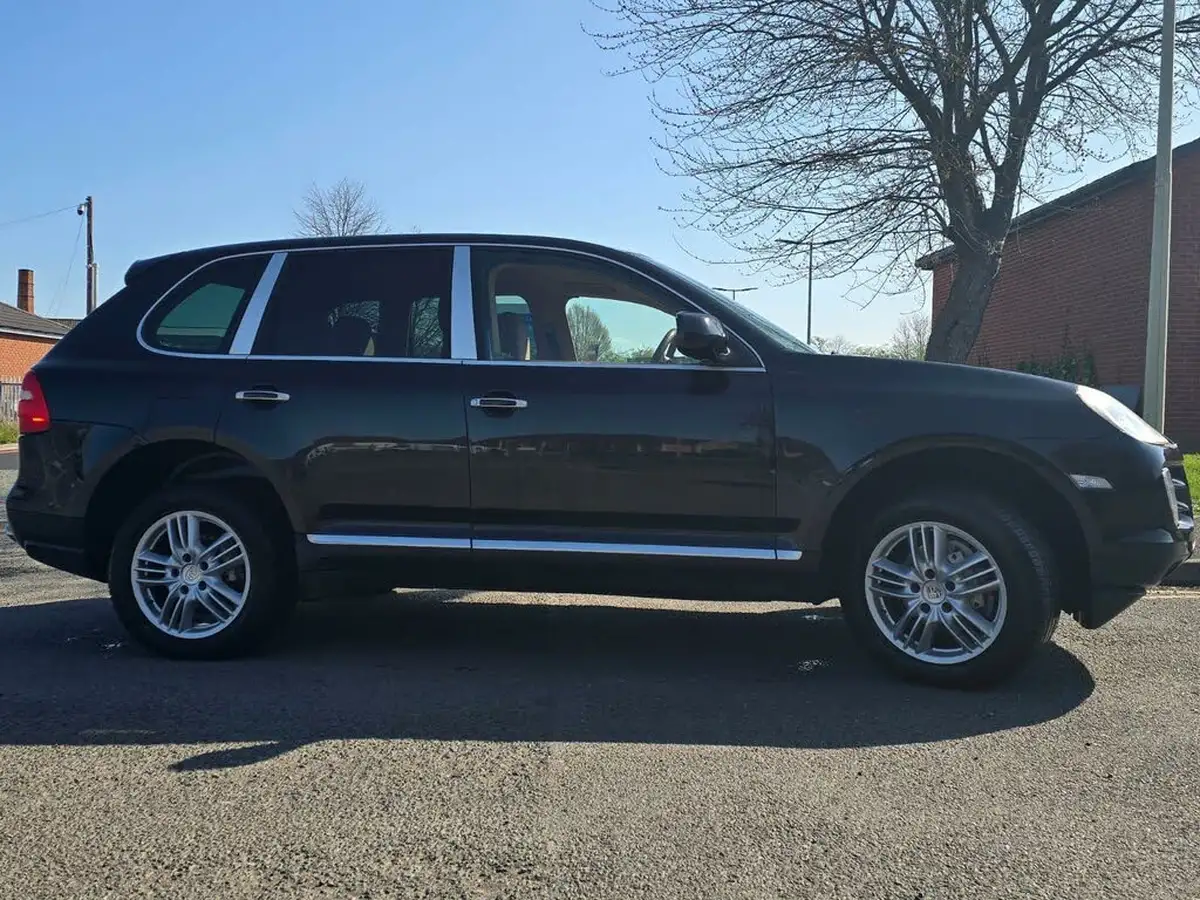 2009-porsche-cayenne-30td-big-6
