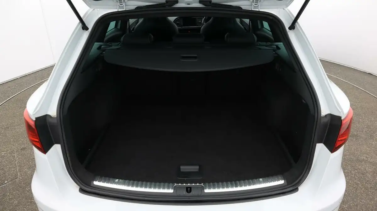 2020-seat-leon-20-tsi-cupra-300-lux-big-17