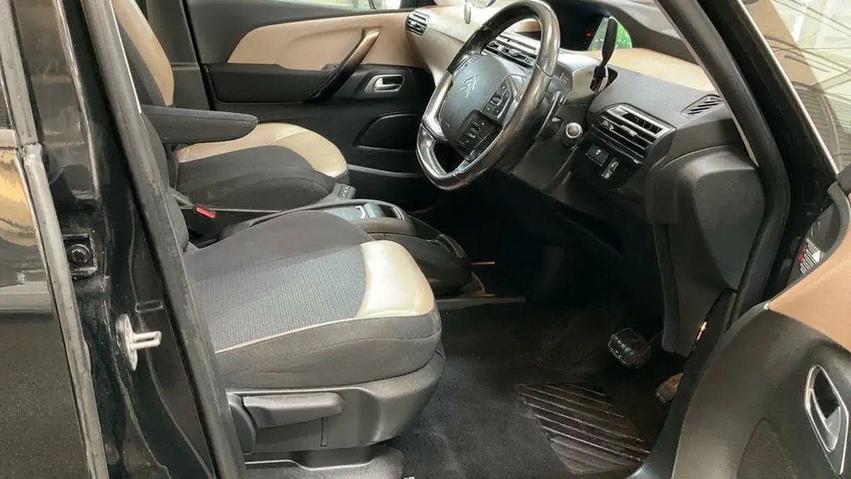 2015-citroen-grand-c4-picasso-20hdi-exclusive-eat6-auto-big-10