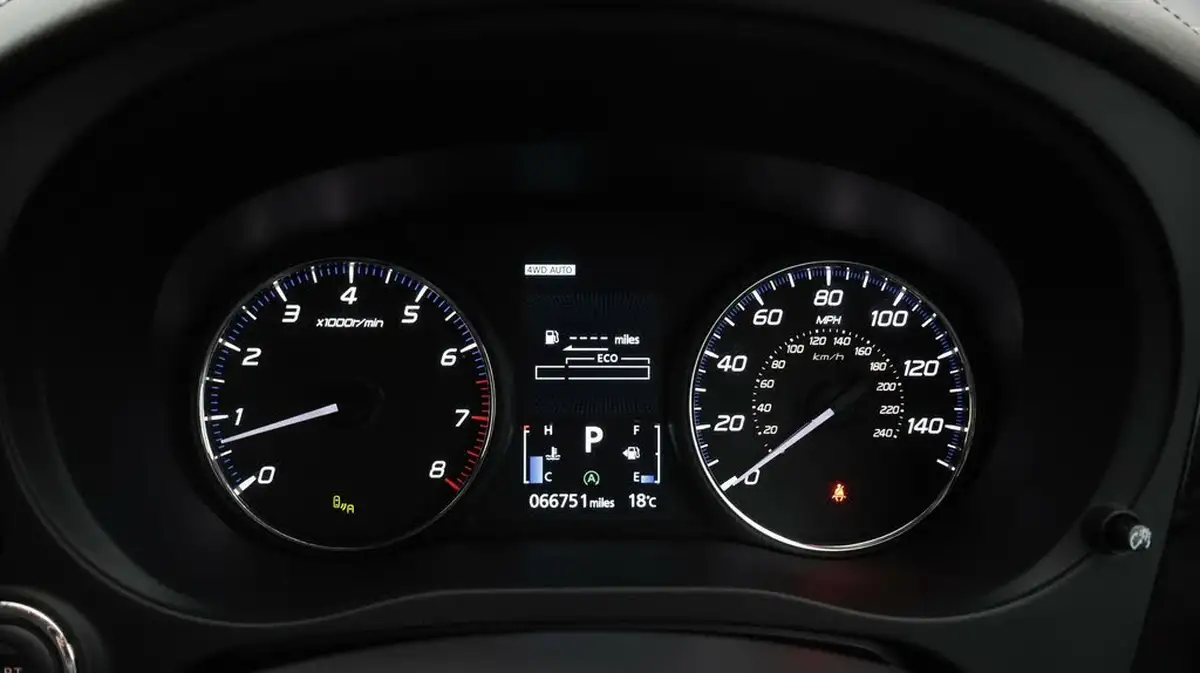 2020-mitsubishi-outlander-20-exceed-big-10