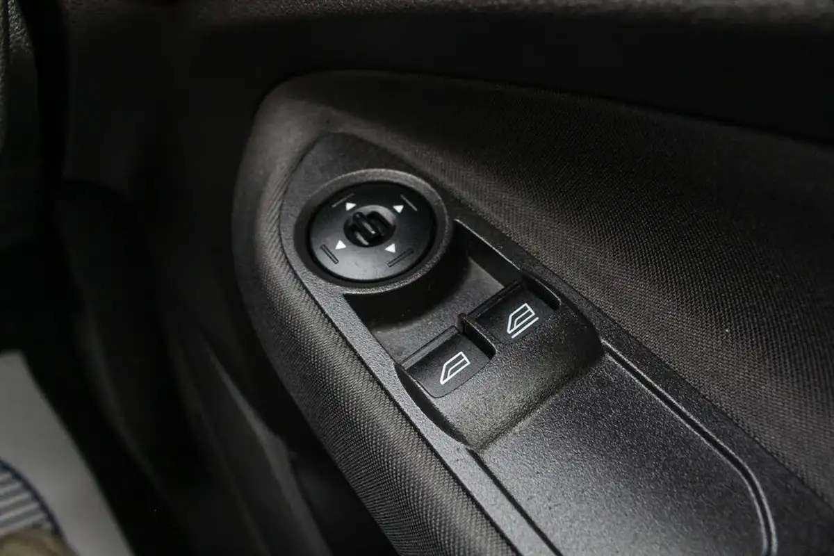 2018-ford-c-max-16-ti-vct-zetec-big-37