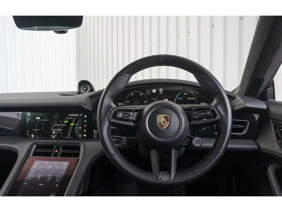 2021-porsche-taycan-e-turbo-s-big-66
