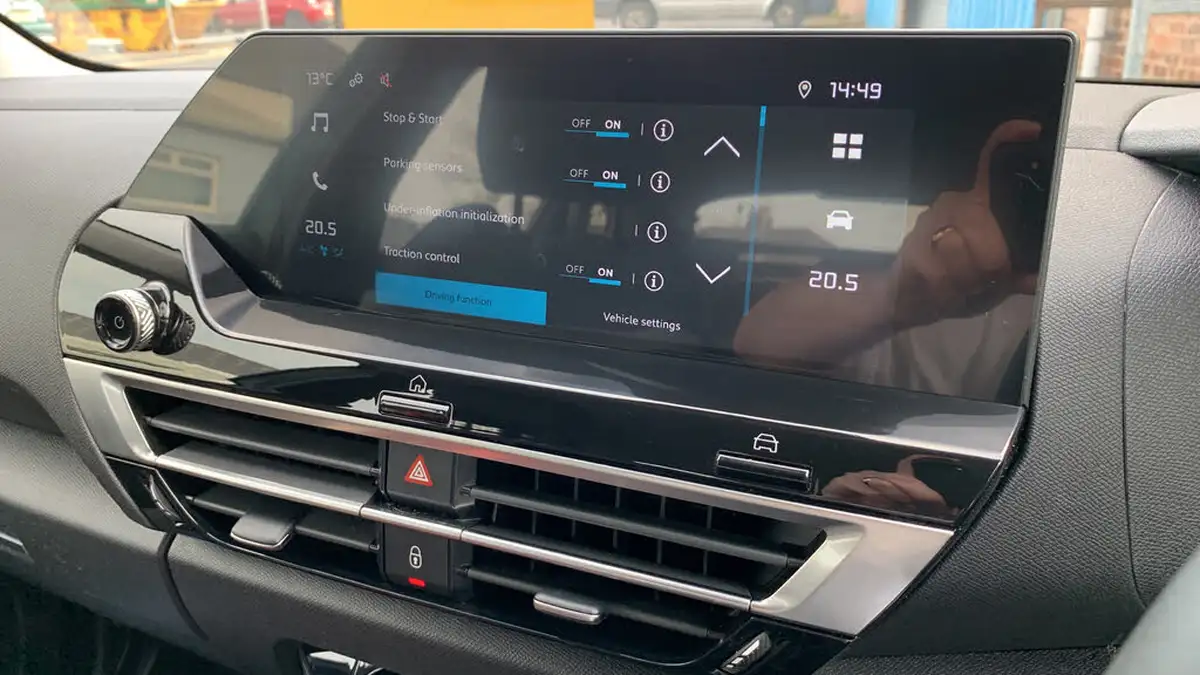 2022-citroen-c4-12-puretech-sense-big-30