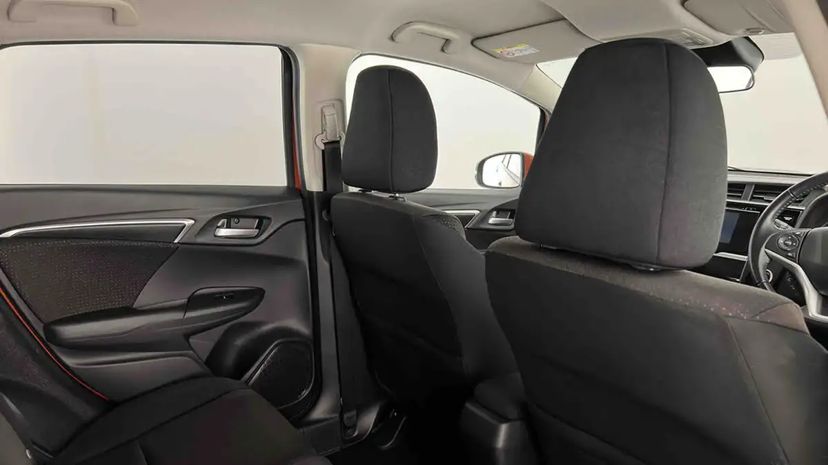 2016-honda-jazz-13-i-vtec-ex-big-43