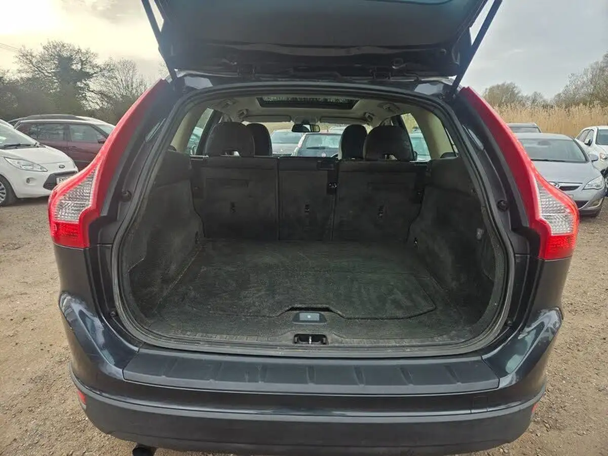 2009-volvo-xc60-24td-d-drive-se-big-19