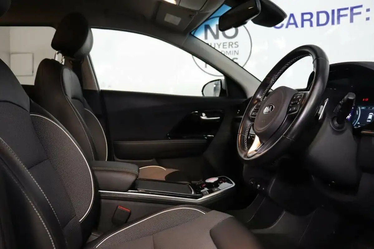 2020-kia-e-niro-ev-2-big-16