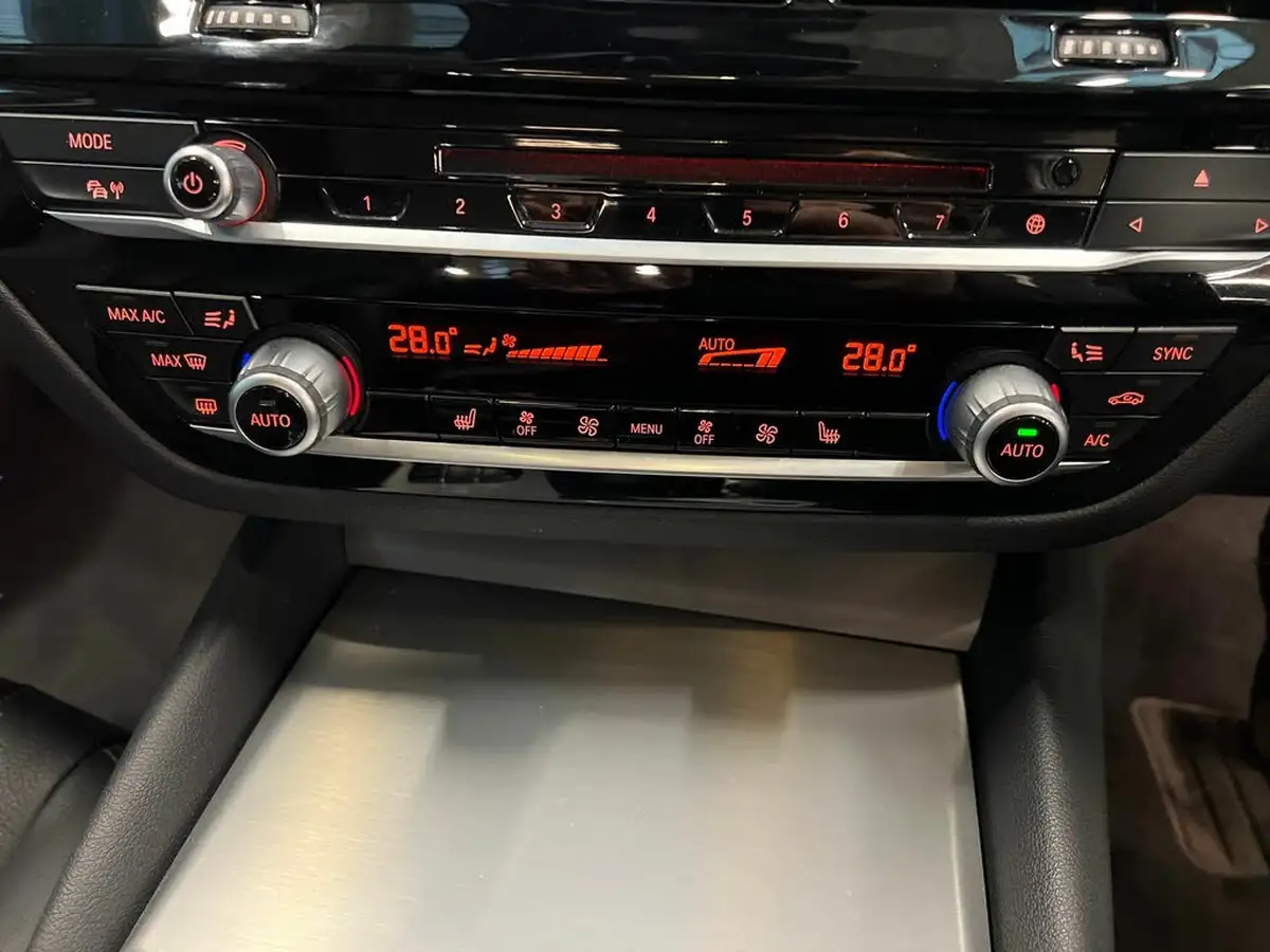 2018-bmw-5-series-20td-520d-se-188bhp-touring-5d-big-20