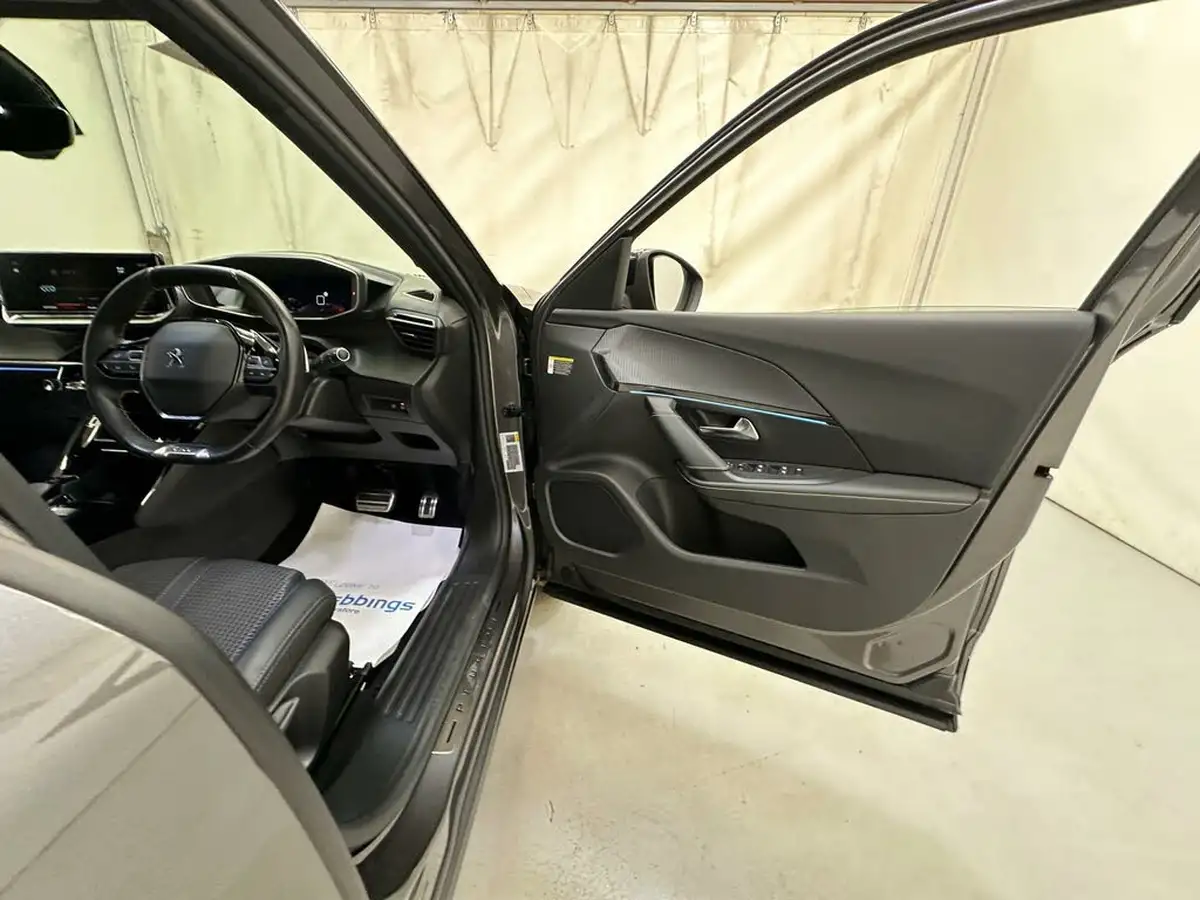 2022-peugeot-2008-suv-12-puretech-gt-eat8-big-8