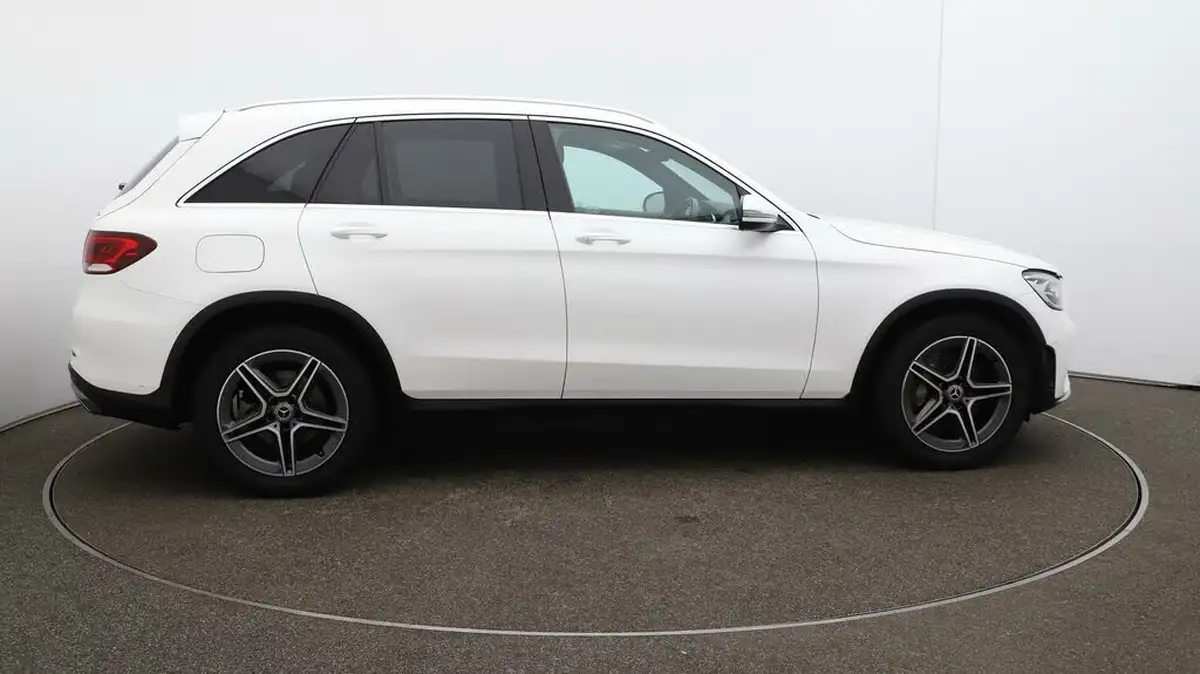 2020-mercedes-benz-glc-class-20d-glc220d-amg-line-station-wagon-5d-4matic-plus-big-8