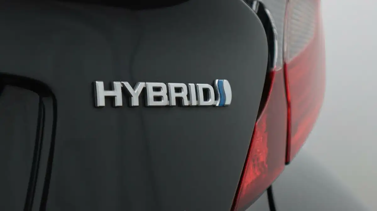 2022-toyota-c-hr-18-vvt-i-icon-big-23