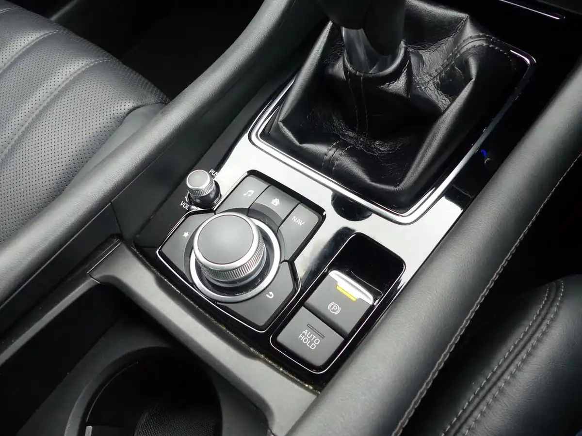 2022-mazda-mazda6-20-skyactiv-g-sport-saloon-4d-big-15