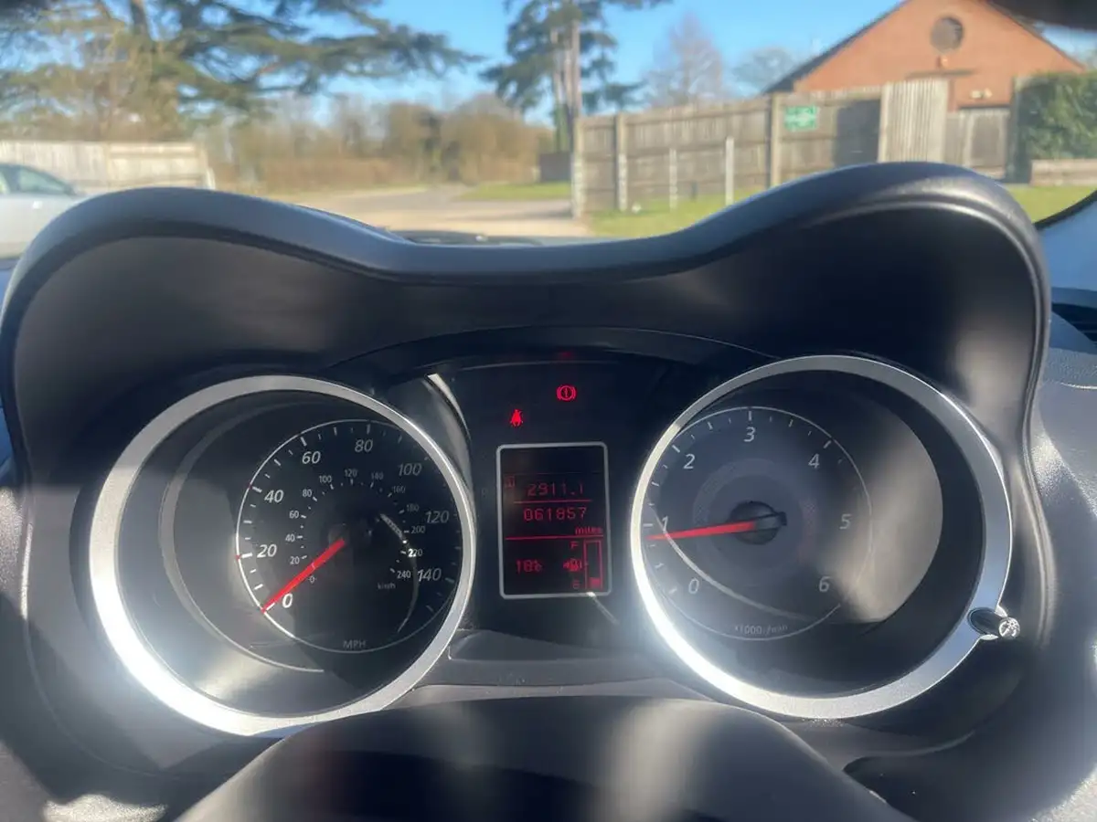 2010-mitsubishi-lancer-20td-gs2-big-18