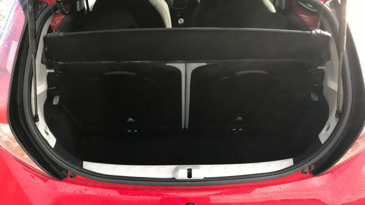 2017-toyota-aygo-10-vvt-i-x-play-71bhp-5d-big-13