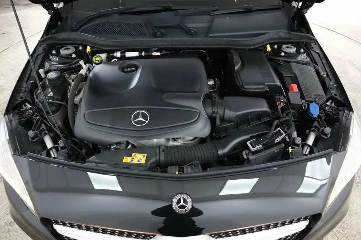 2018-mercedes-benz-a-class-16-a180-amg-line-ss-7g-dct-big-9