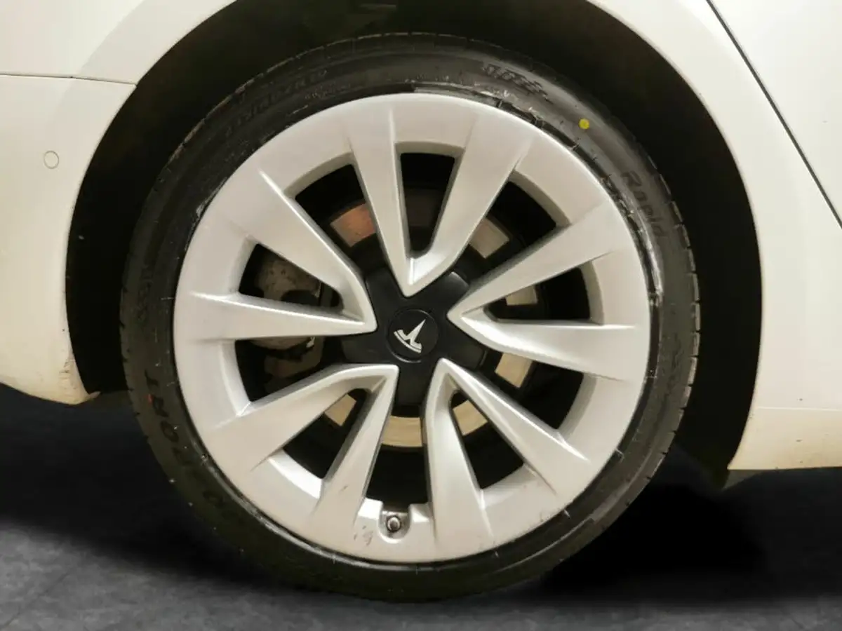2021-tesla-model-3-e-long-range-4x4-big-24