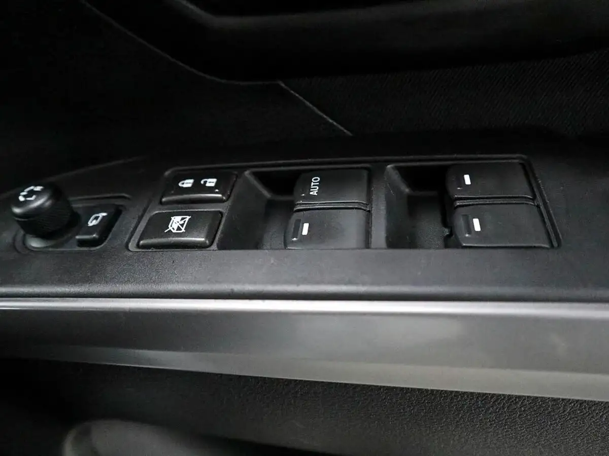 2023-suzuki-s-cross-14-boosterjet-motion-big-13