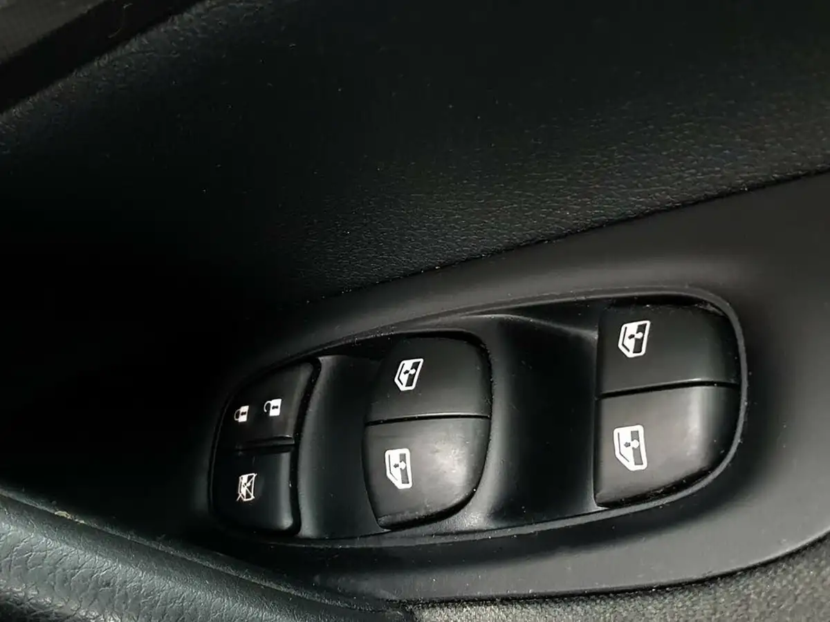 2018-nissan-qashqai-12-dig-t-n-connecta-big-39